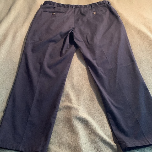 Men’s St. John Bay iron free black dress pants. Size 38 x 30 - Picture 5 of 8